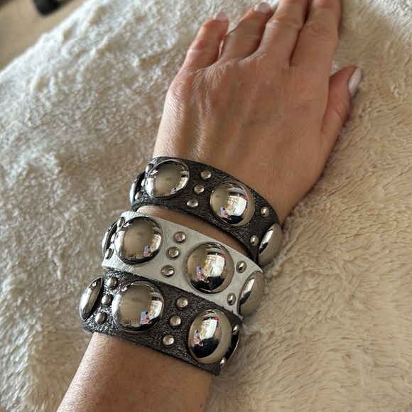 Selling 5 bracelets as a set. Gorgeous alone or wear multiple. See pics ! - Picture 5 of 9